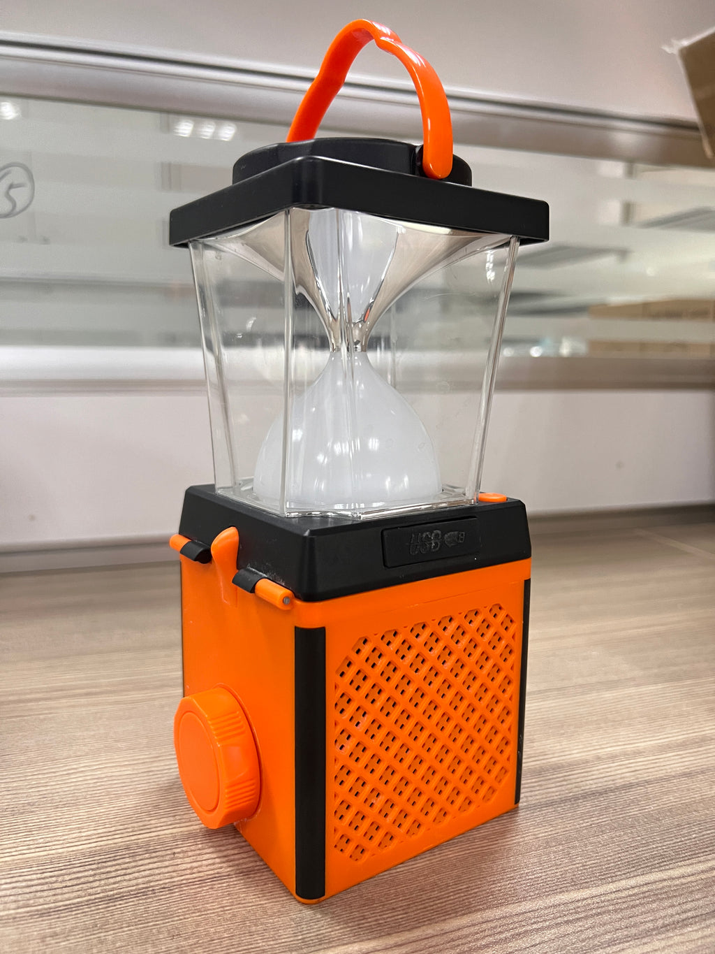 Portable Saltwater Powered LED Lantern | Battery-Free Emergency & Camping Light